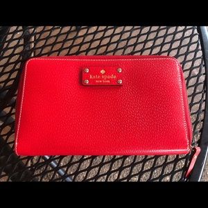 ❤️ SOLD ❤️ NWT Kate Spade Zip around clutch wallet